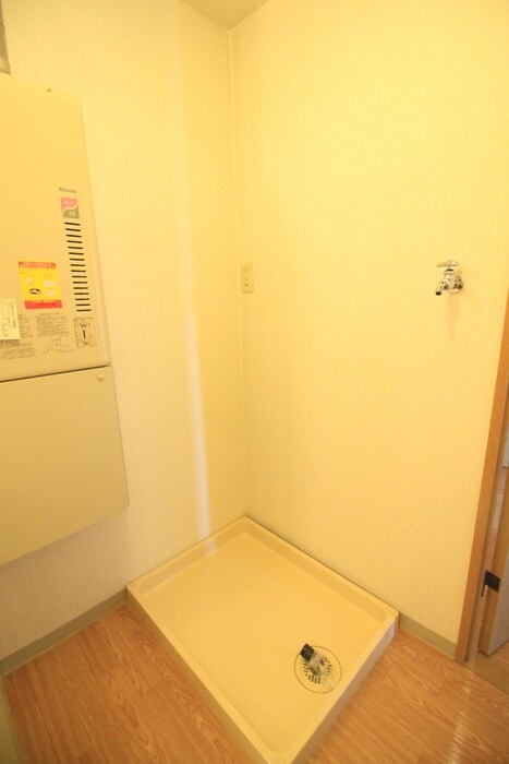 物件内観写真13　(洗濯機置場)