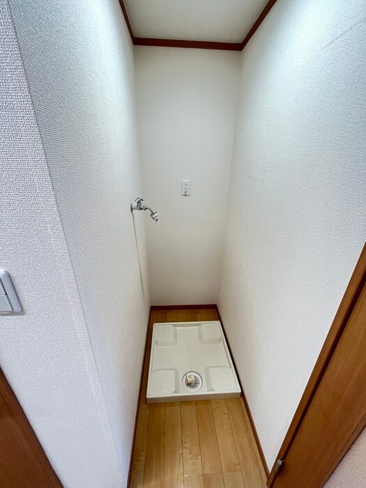 物件内観写真11　(洗濯機置場)