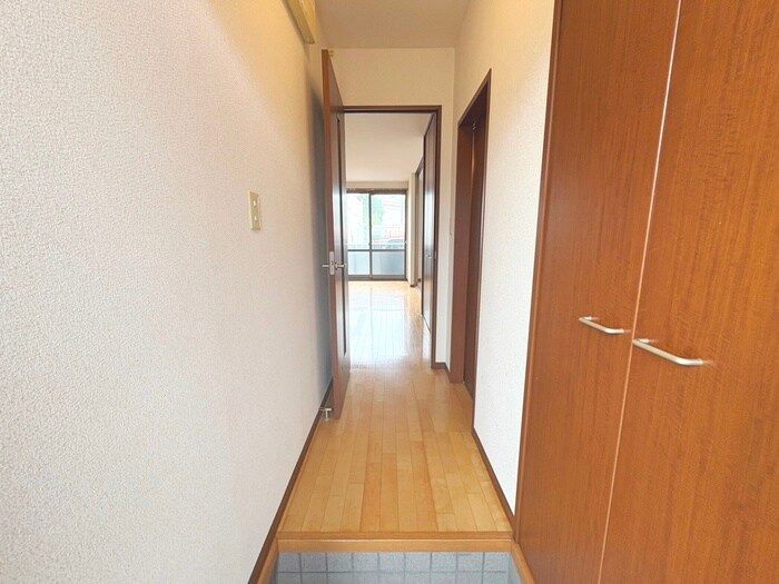 物件内観写真18　(廊下)