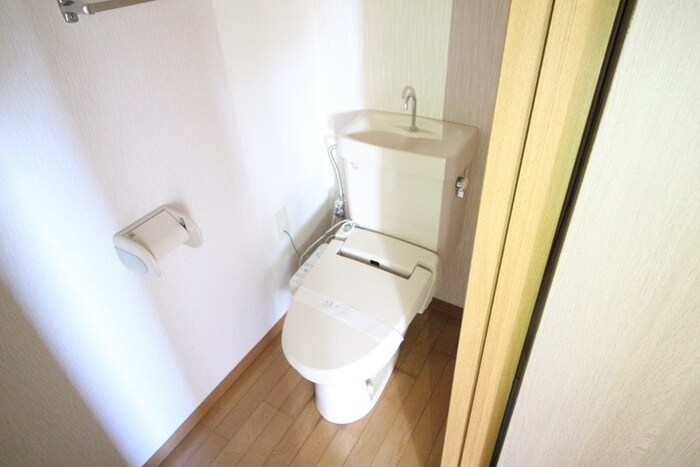 物件内観写真12　(トイレ)