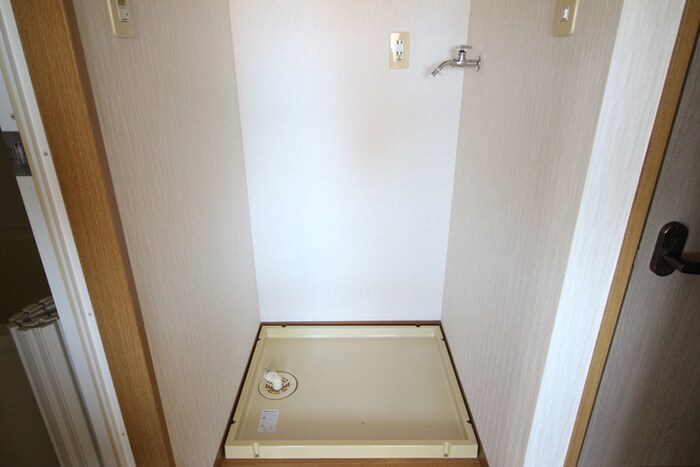物件内観写真21　(洗濯機置場)