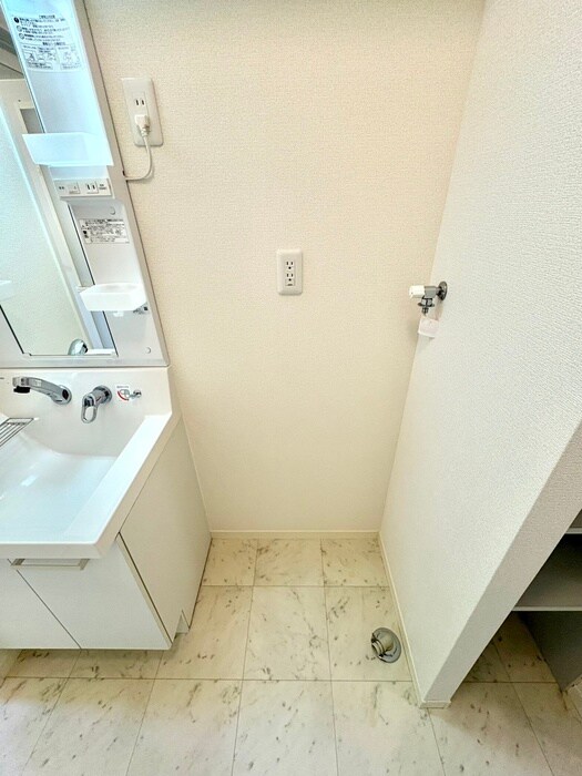 物件内観写真16　(洗濯機置場)