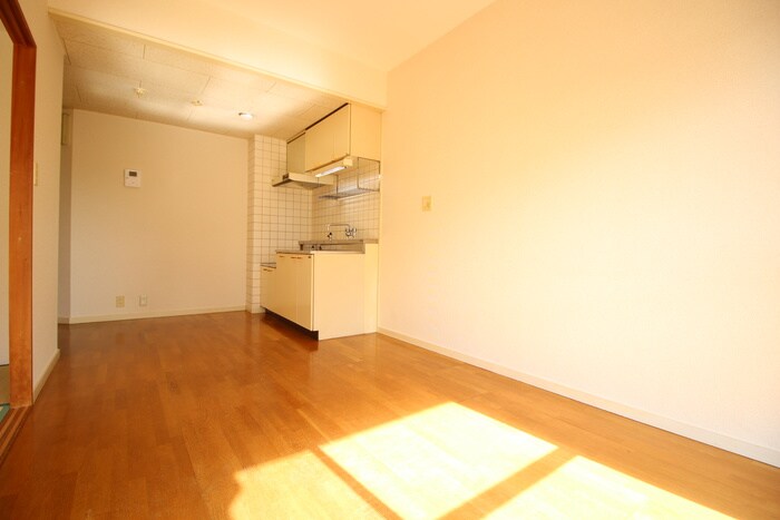 物件内観写真4　(居室)