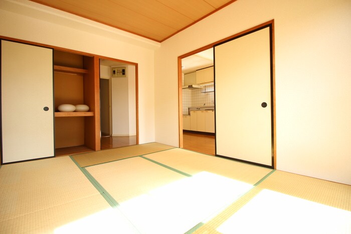 物件内観写真6　(居室)