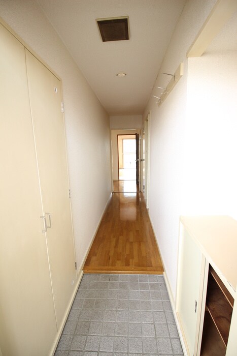 物件内観写真10　(廊下)