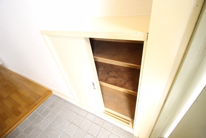 物件内観写真11　(靴箱)
