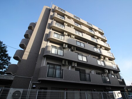 グラシアスはちまん外観写真