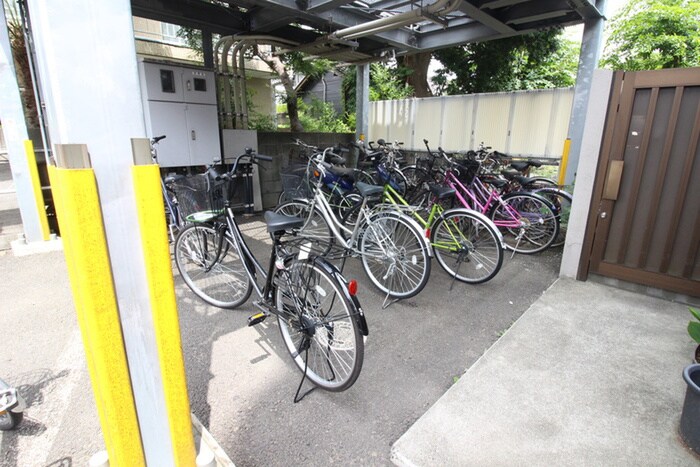 物件外観写真5　(駐輪場)