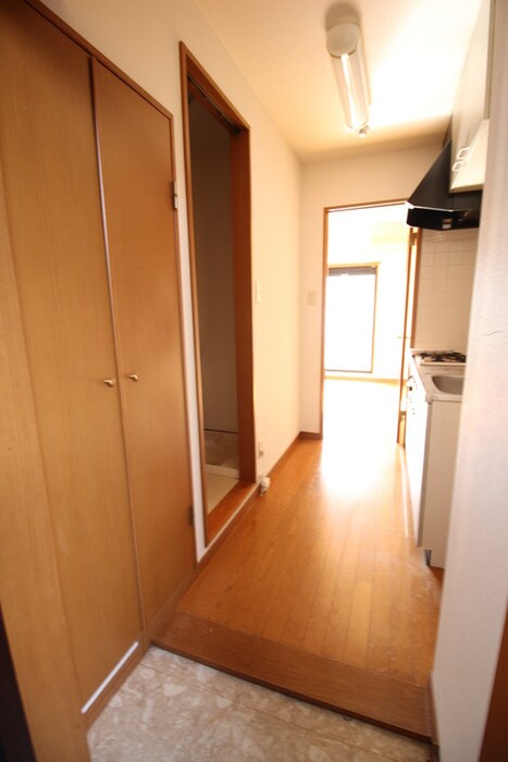 物件内観写真18　(玄関)