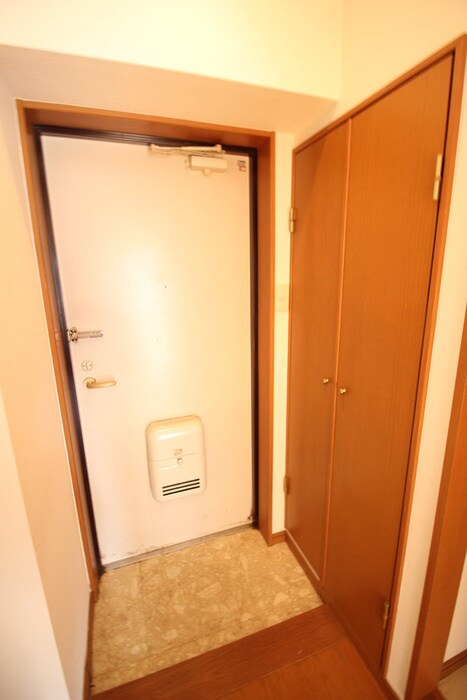物件内観写真19　(玄関)