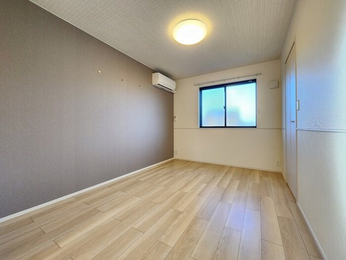 物件内観写真4　(居室)