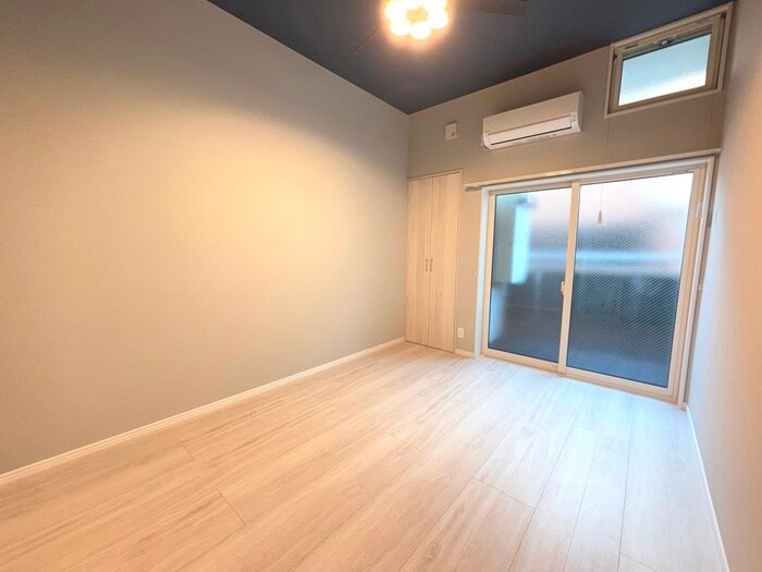 物件内観写真2　(居室)