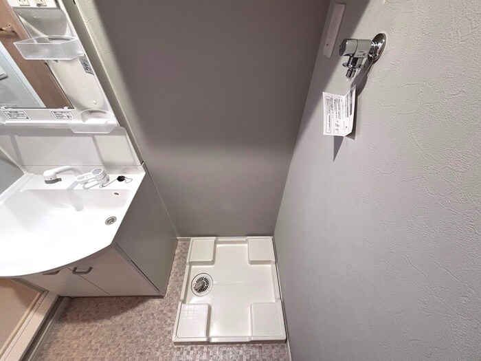 物件内観写真11　(洗濯機置場)