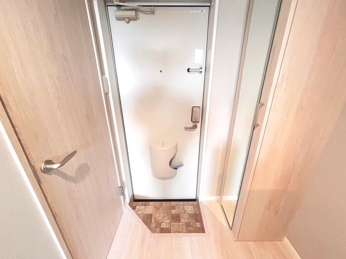 物件内観写真15　(玄関)