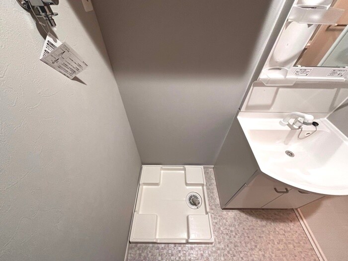 物件内観写真15　(洗濯機置場)