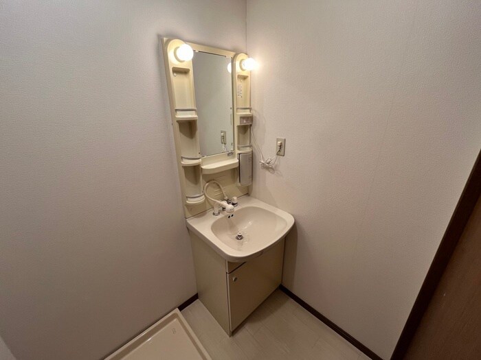 物件内観写真12　(洗面)