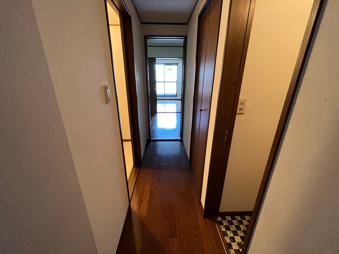 物件内観写真19　(廊下)