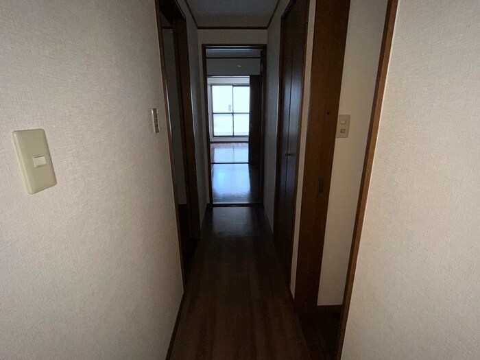 物件内観写真19　(廊下)
