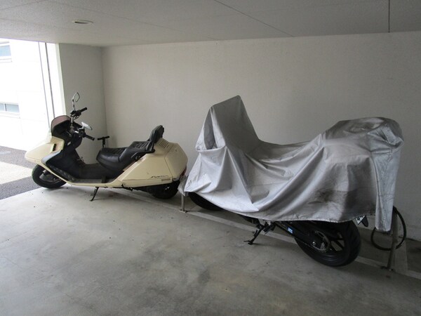 バイク置き場