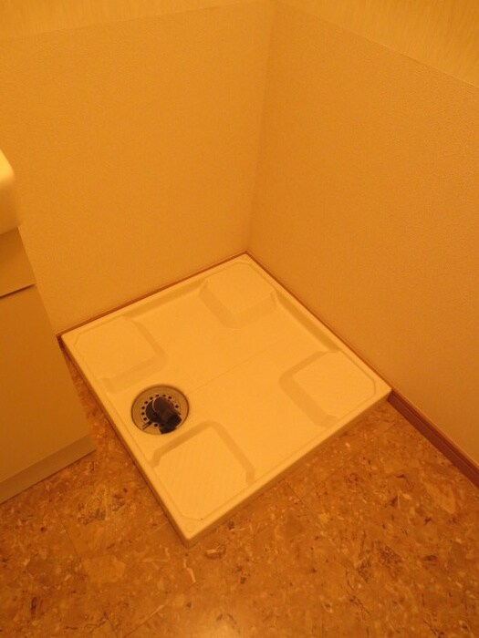 物件内観写真10　(洗濯機置場)