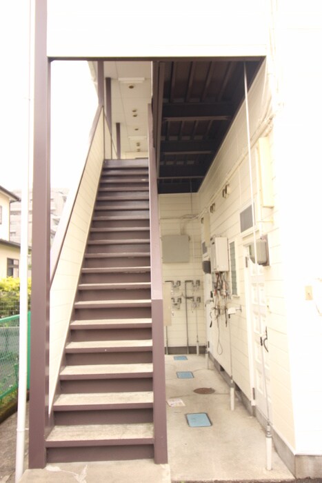 物件外観写真4　(エントランス部分)