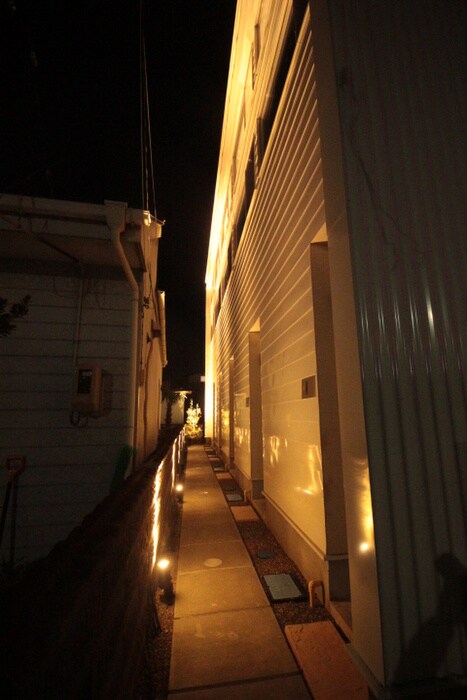 物件外観写真4　(エントランス部分)