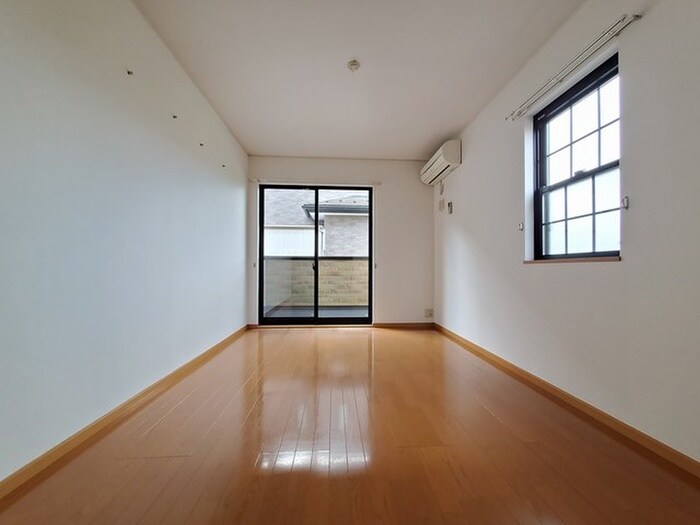 物件内観写真4　(居室)