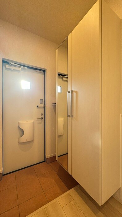 物件内観写真18　(玄関)