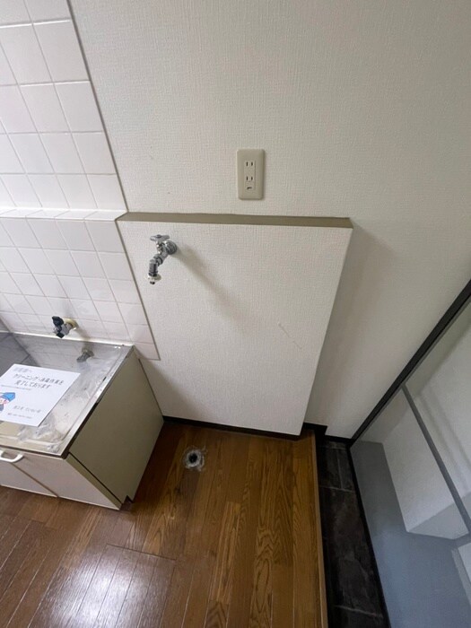 物件内観写真14　(洗濯機置場)