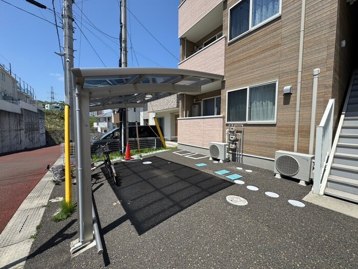 物件外観写真2　(駐輪場)