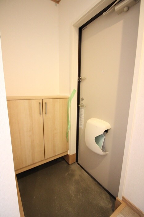 物件内観写真13　(玄関)