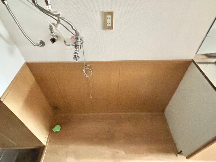 物件内観写真13　(洗濯機置場)