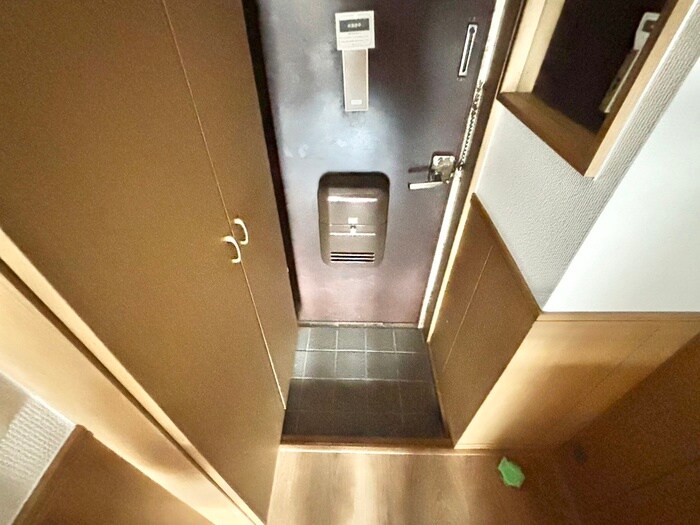物件内観写真17　(玄関)