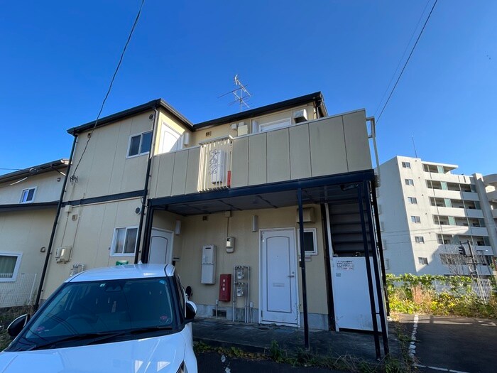 物件外観写真1　(駐輪場)