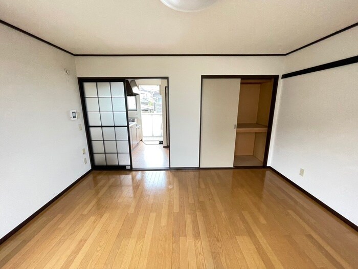 物件内観写真8　(居室)