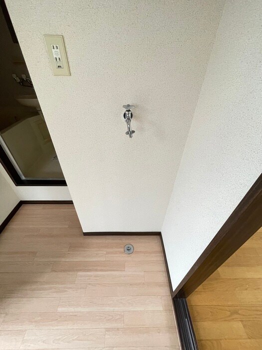 物件内観写真13　(洗濯機置場)