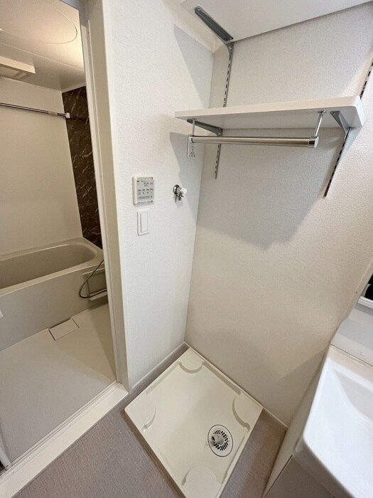 物件内観写真12　(洗濯機置場)