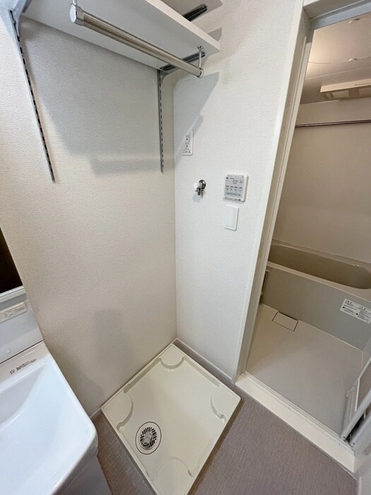 物件内観写真12　(洗濯機置場)