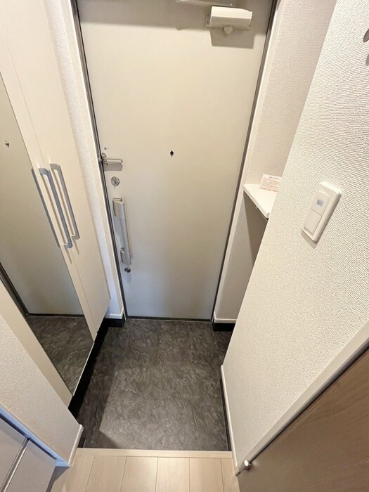 物件内観写真16　(玄関)