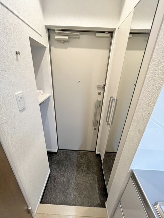物件内観写真16　(玄関)