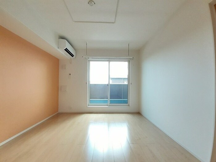 物件内観写真4　(居室)