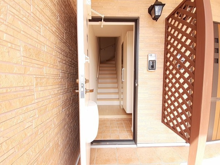 物件内観写真5　(玄関)