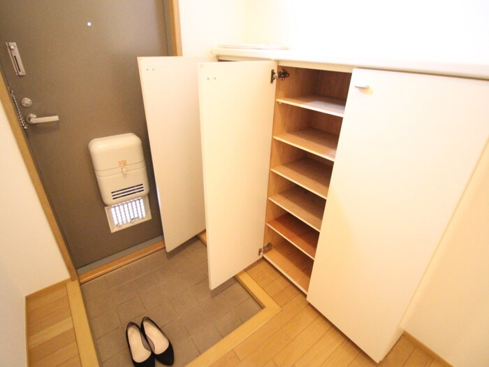 物件内観写真16　(靴箱)