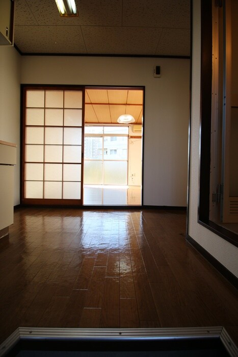 物件内観写真14　(玄関)