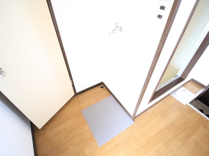 物件内観写真15　(洗濯機置場)