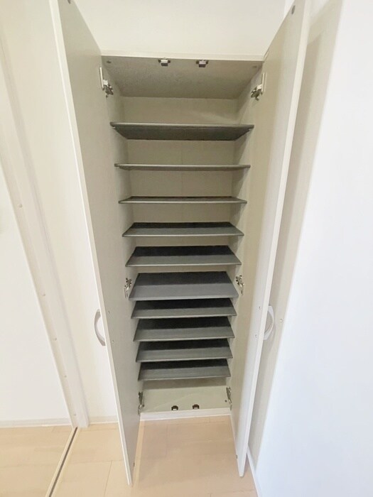 物件内観写真14　(靴箱)