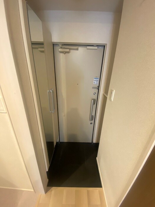 物件内観写真9　(玄関)