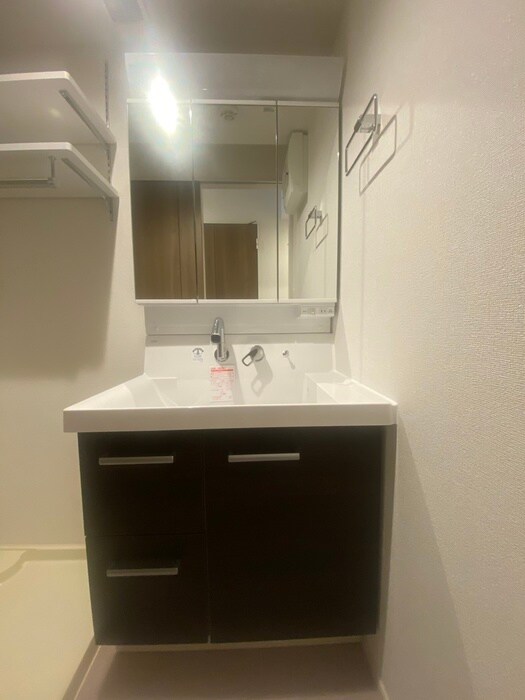 物件内観写真11　(洗面)