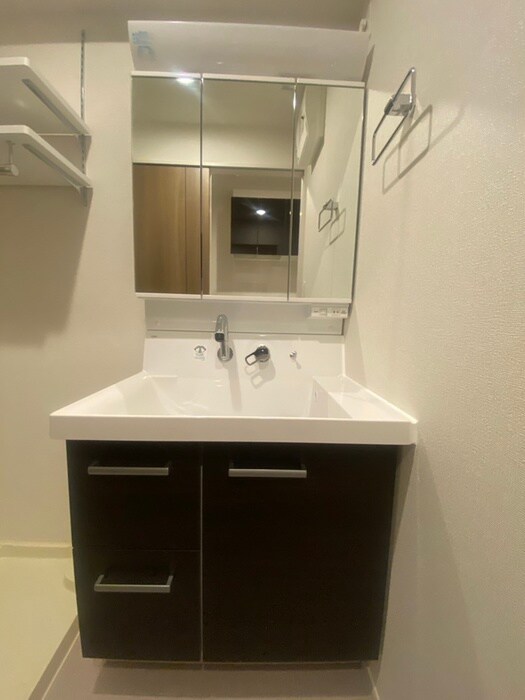 物件内観写真11　(洗面)