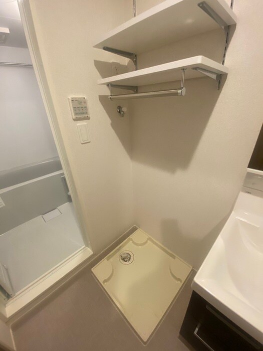 物件内観写真13　(洗濯機置場)